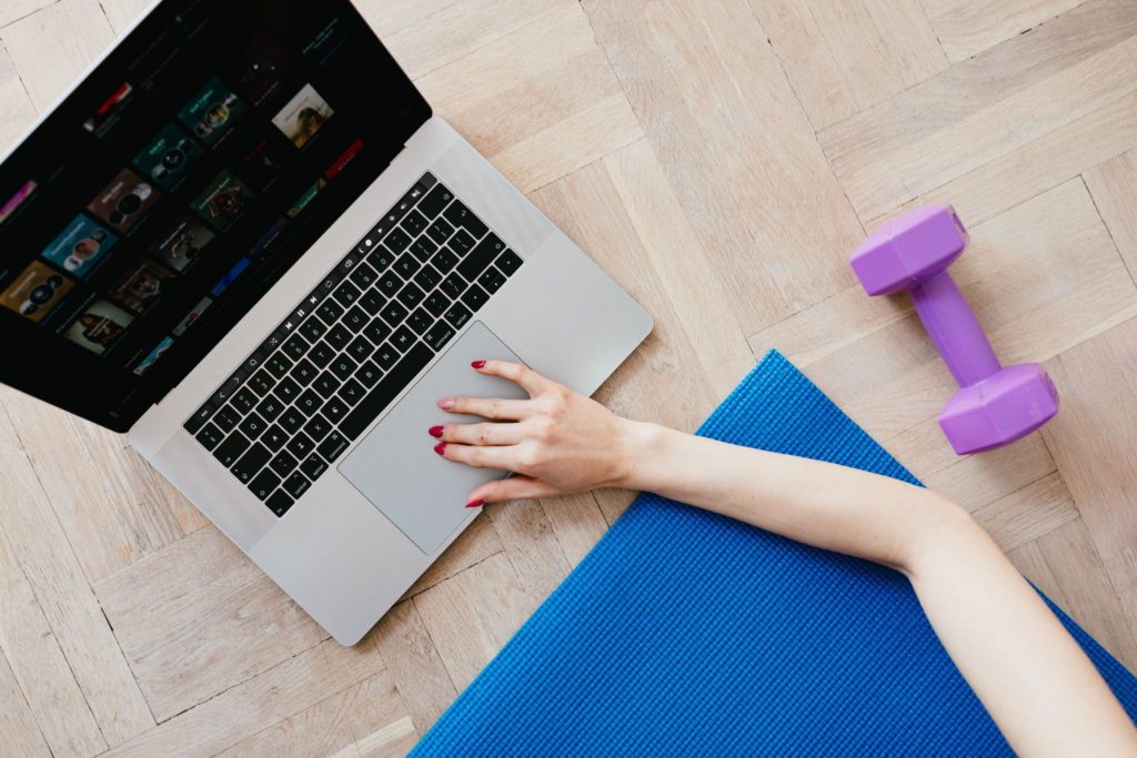 What Are People Looking For In An Online Fitness Class? - Fitness97